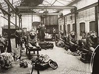 casting-the-world-mini Black and white photograph from J.W. Singer & Sons foundry in Frome taken more than 100 years ago.